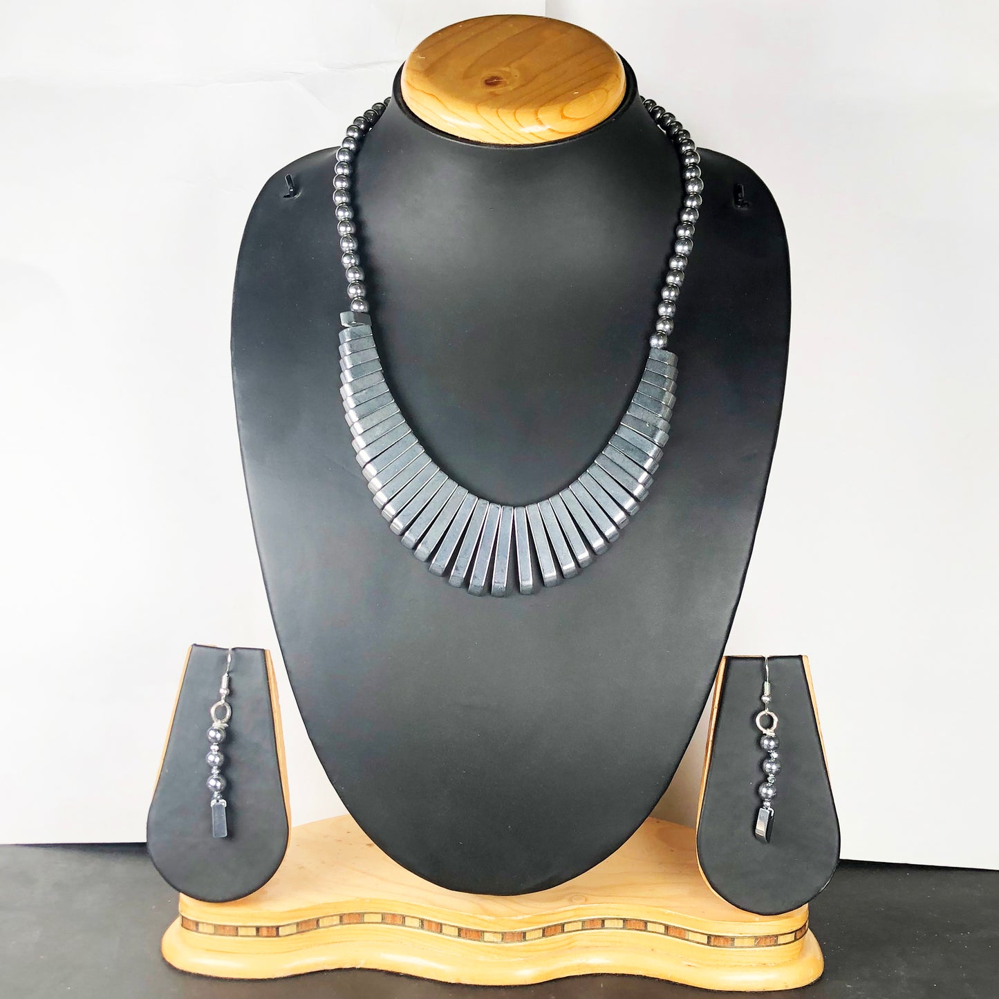 Charming Gray Hematite Necklace/Earrings