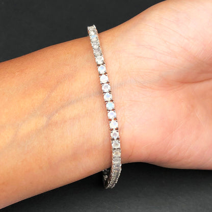 Very pretty White Moonstone Sterling Silver Bracelet