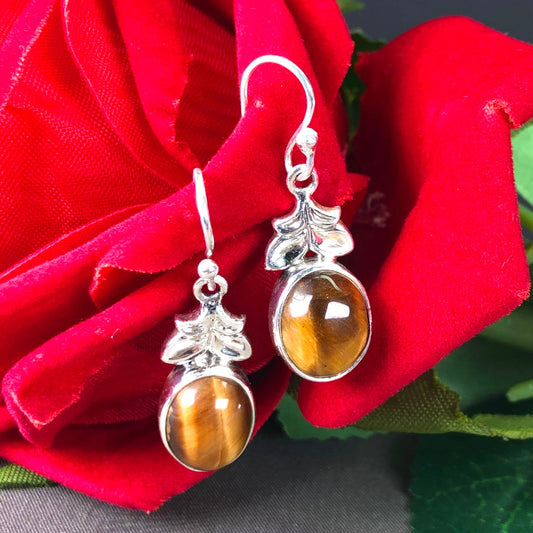 Pleasing Tiger Eye Sterling Silver Earring