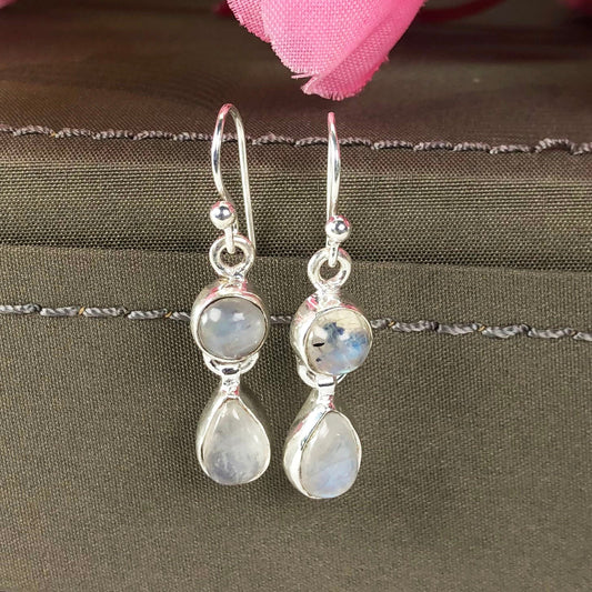 Amazing Moonstone Sterling Silver Earring